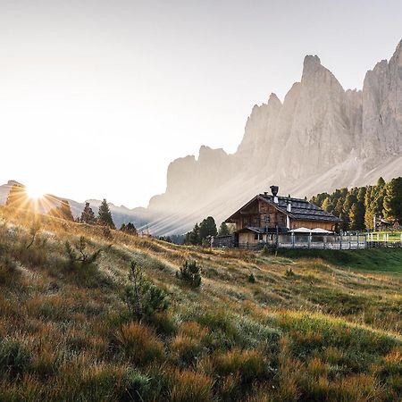 Taubers Unterwirt Aktiv & Vitalhotel Feldthurns Buitenkant foto